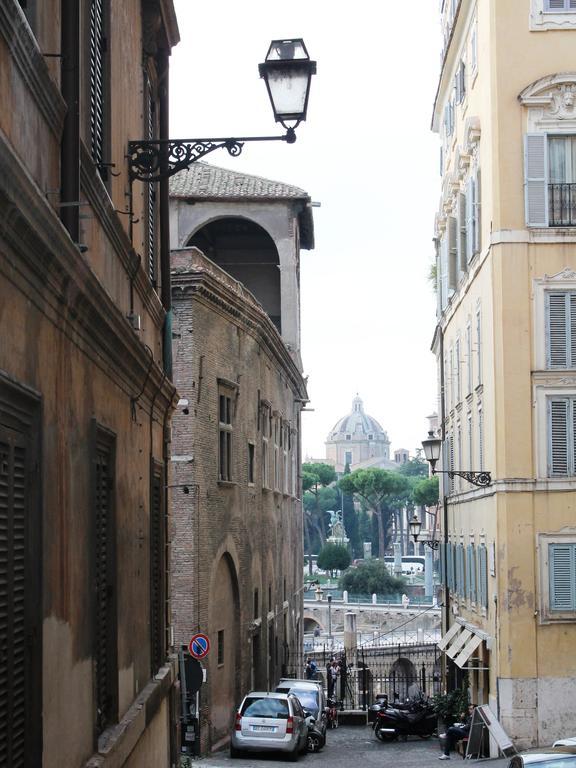 Hella Ibernesi 23 Fori Imperiali Inn, New Gestion! Rome Kamer foto